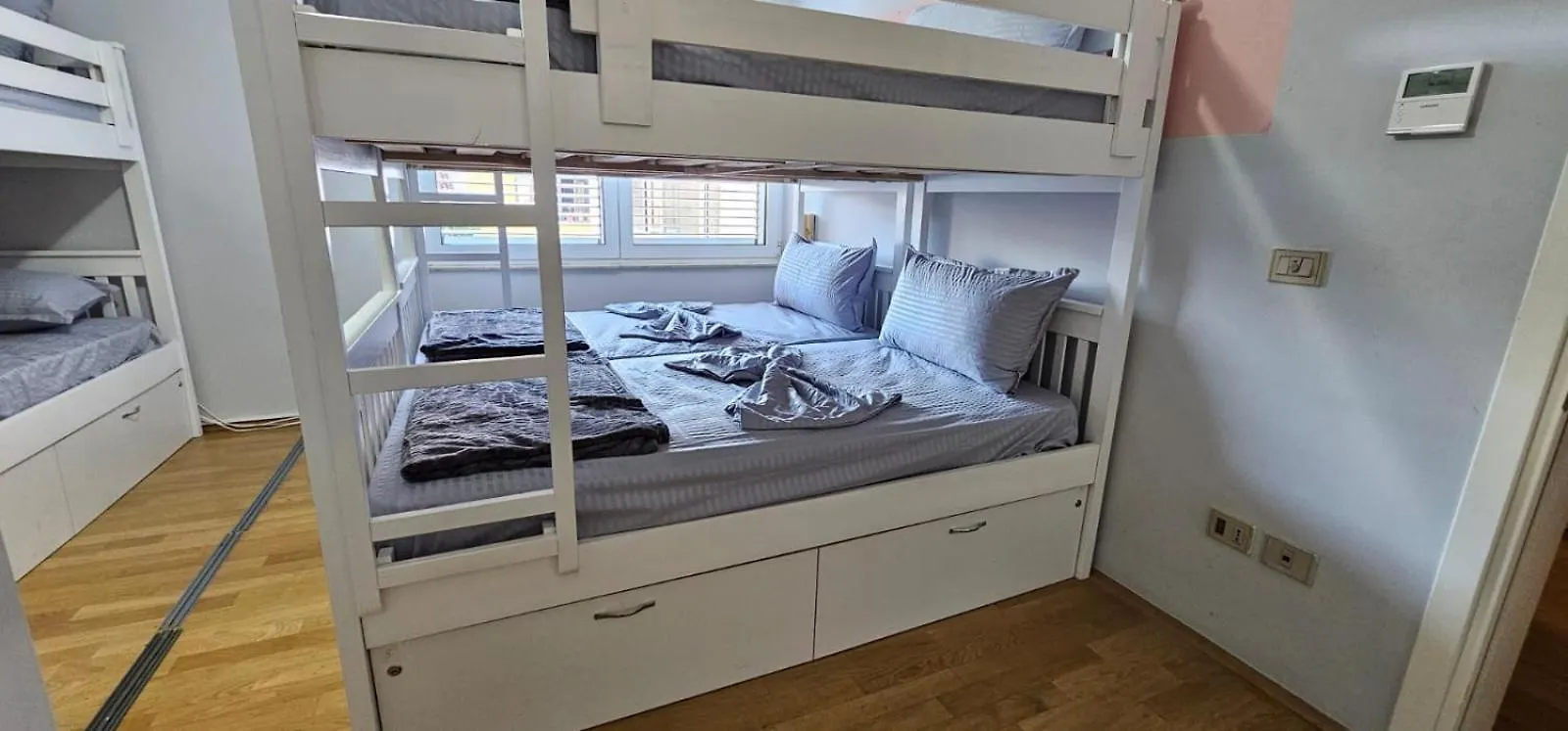 Ihostel 티라나